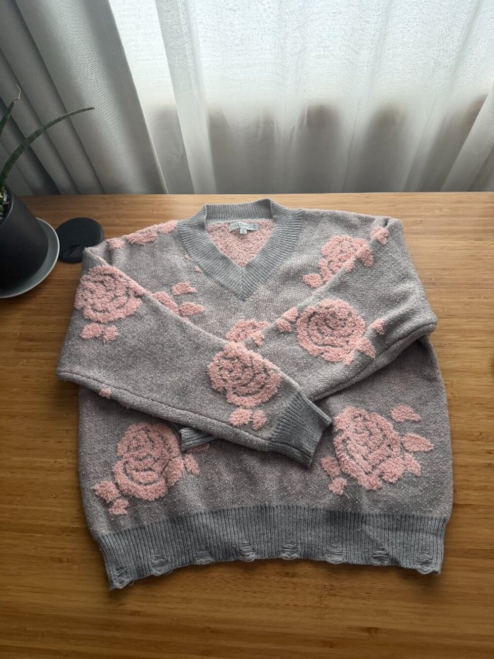 CZ Collection by Cezele White Sweater Small Gray with Pink Roses